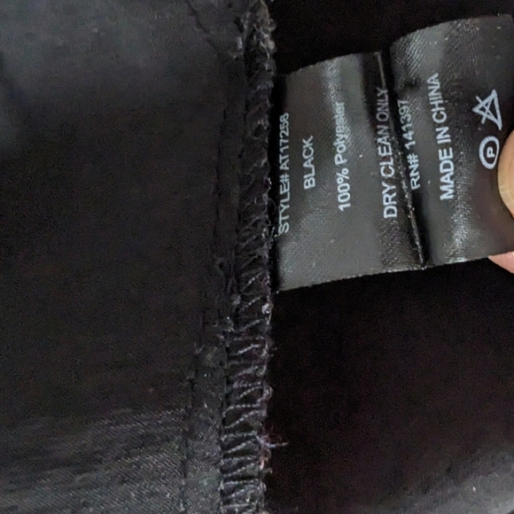 ASTR the Label Cowl Neck Sleeveless Satin Top black Medium @u - Picture 5 of 9